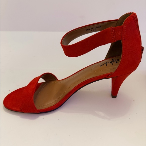 Style & Co. Scarlet Red Suede Heels Size 8 1/2 M - Picture 5 of 8